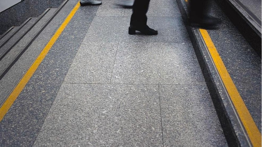 防滑警示胶带哪家好？老牌实力厂家【昆山91视频网站下载】