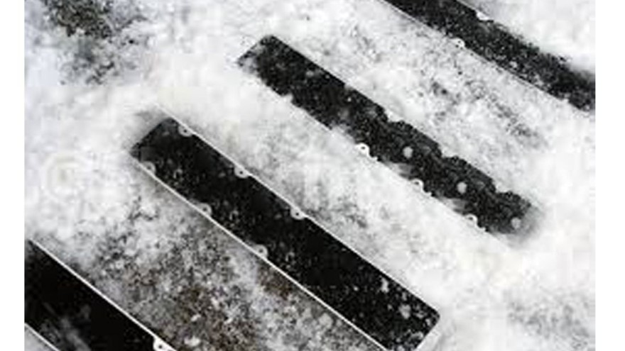 寒冬来临，如何解决大雪带来的地面湿滑？