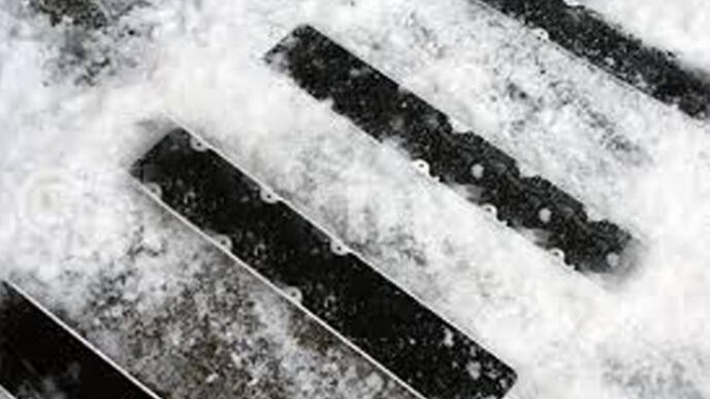 突降大雪，地面湿滑如何一贴止滑？